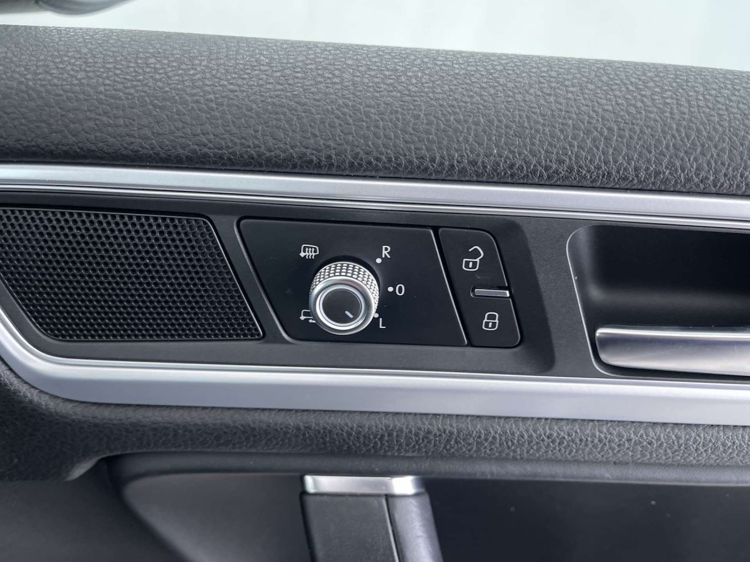 Used Volkswagen Touareg 2017 for sale - 76623847: Photo 59