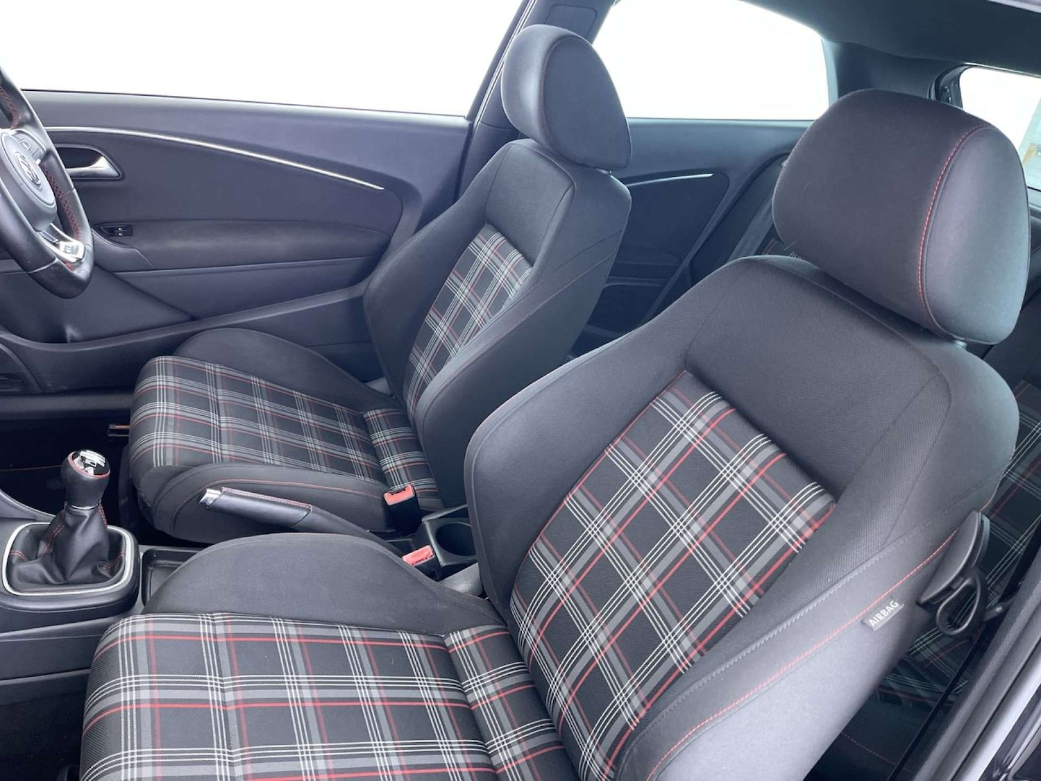 Used Volkswagen Polo 2015 for sale - 77221037: Photo 28