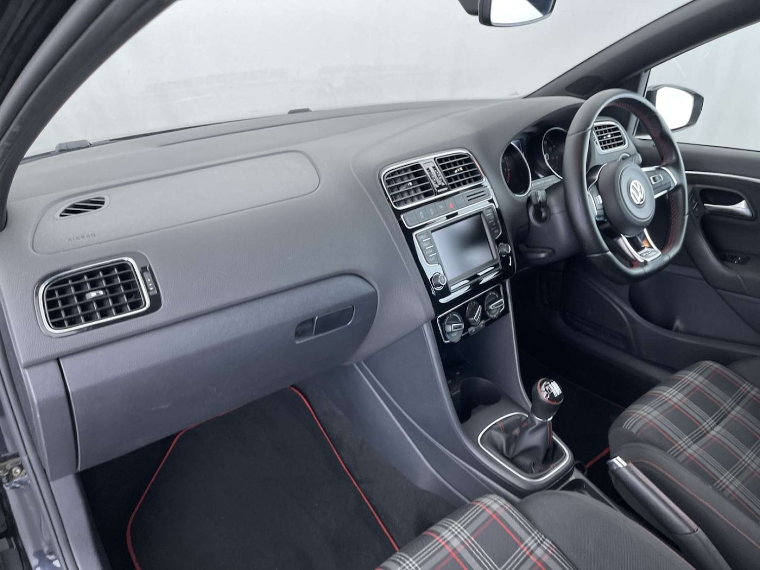 Used Volkswagen Polo 2015 for sale - 77221037: Photo 29