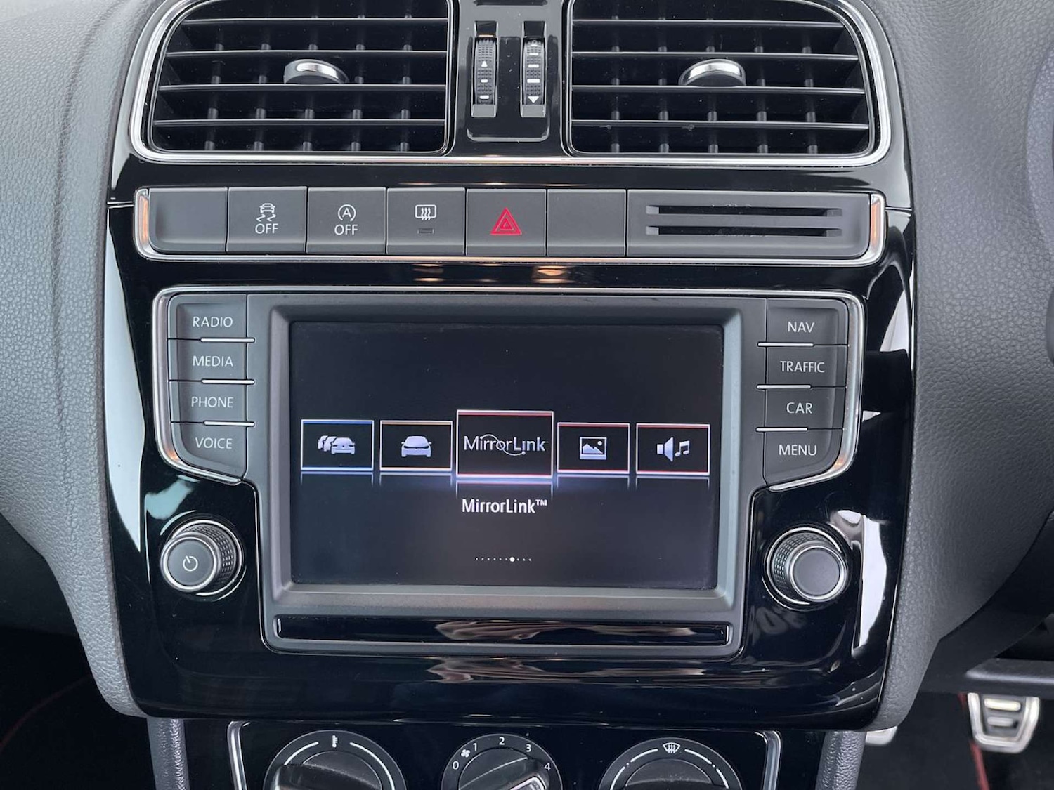 Used Volkswagen Polo 2015 for sale - 77221037: Photo 37