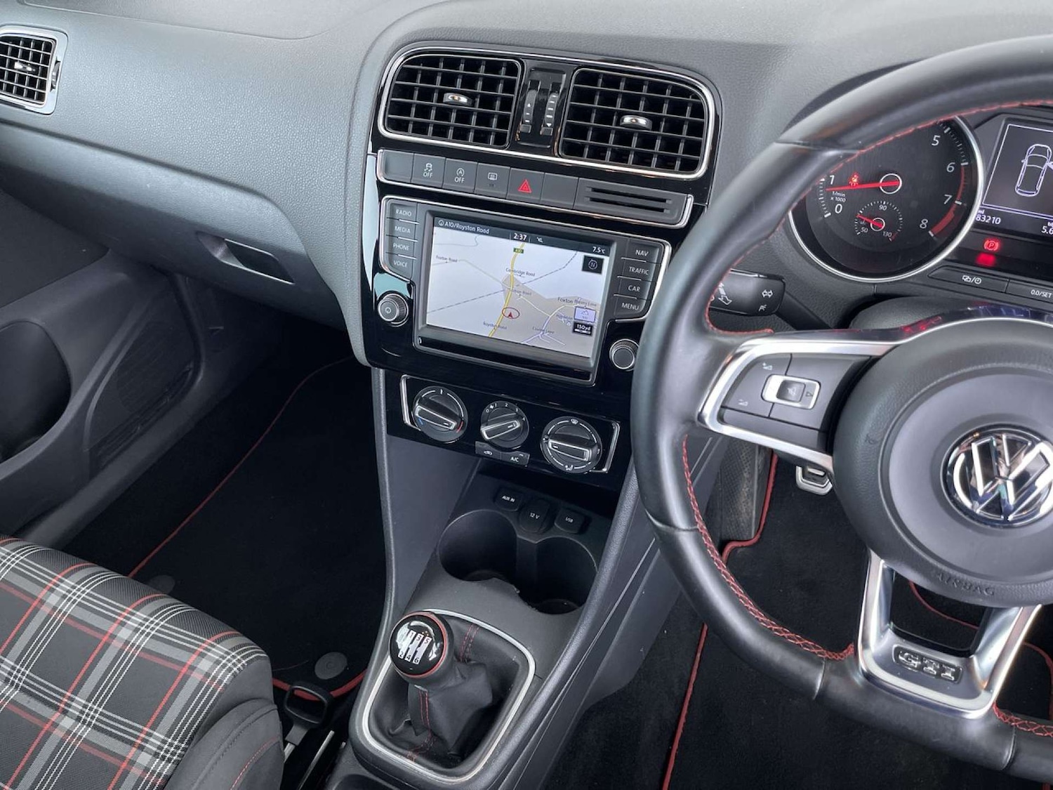 Used Volkswagen Polo 2015 for sale - 77221037: Photo 42