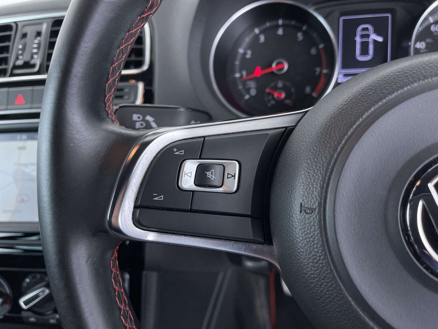 Used Volkswagen Polo 2015 for sale - 77221037: Photo 47