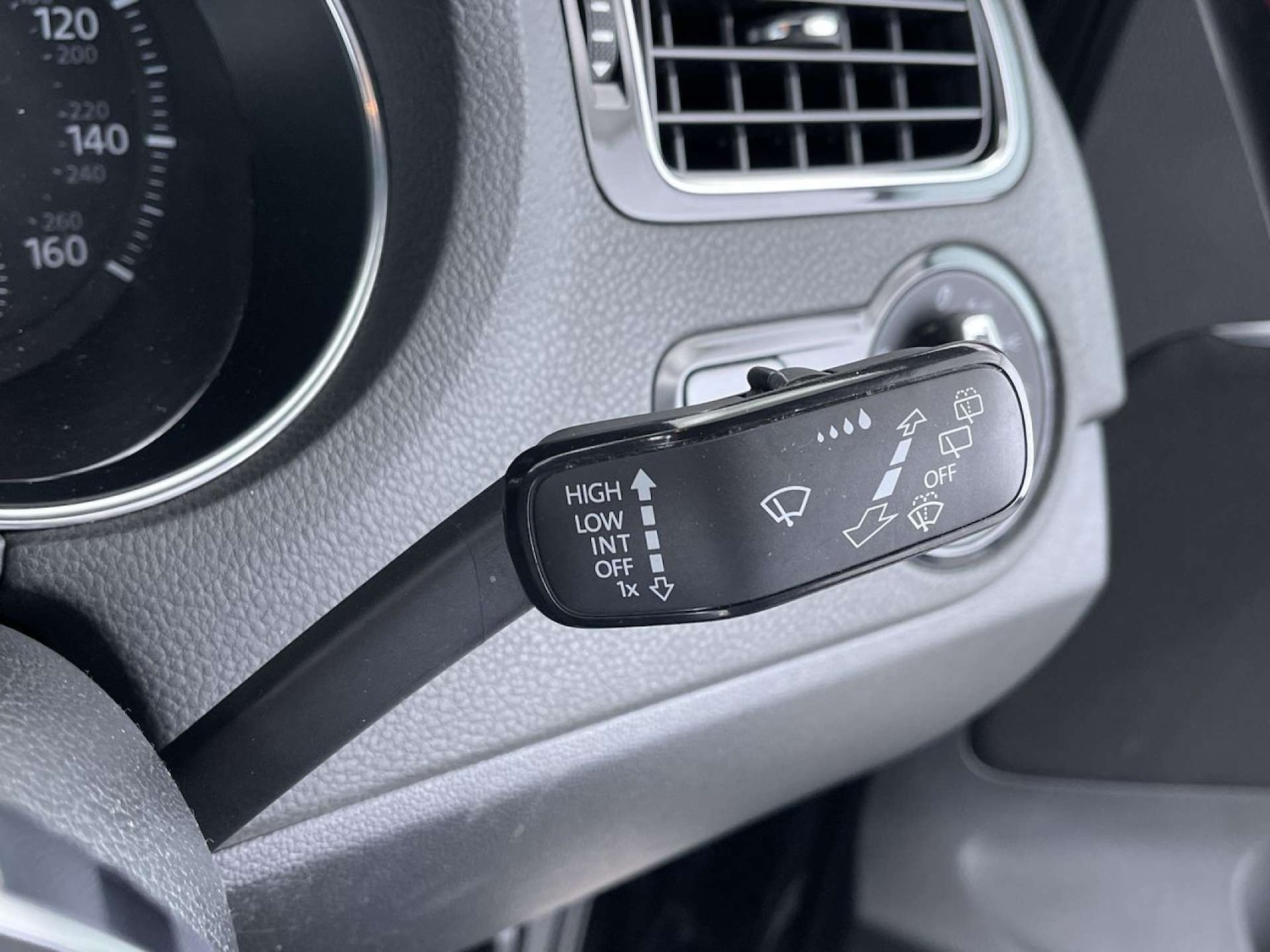 Used Volkswagen Polo 2015 for sale - 77221037: Photo 50