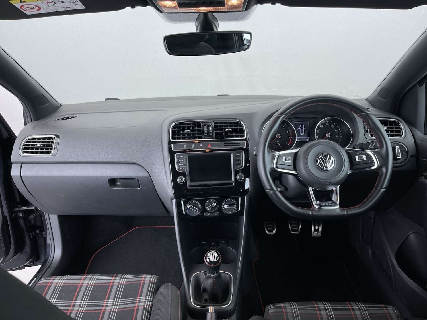 Used Volkswagen Polo 2015 for sale - 77221037: Photo 8