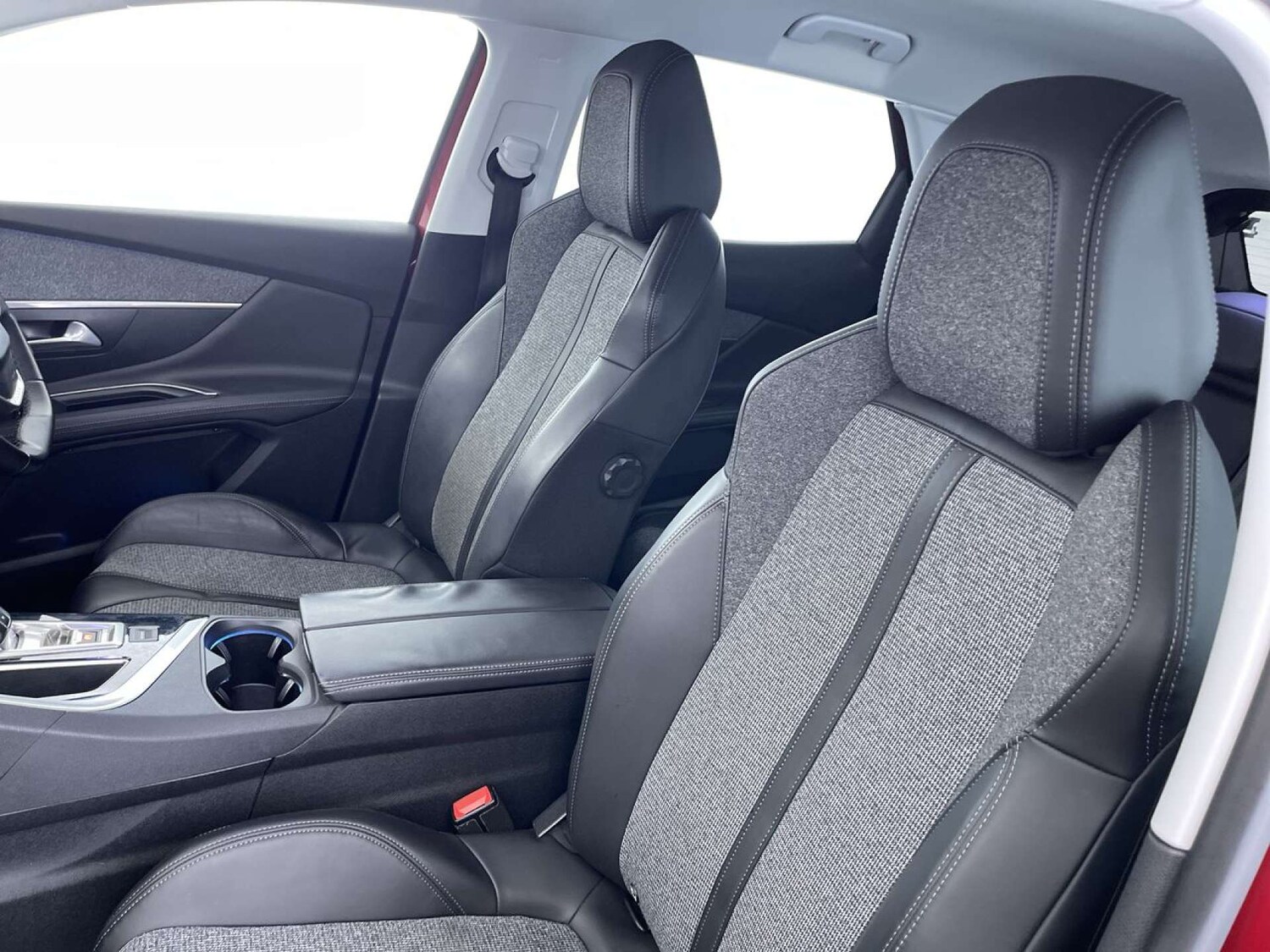 Used Peugeot 3008 2018 for sale - 76830011: Photo 31