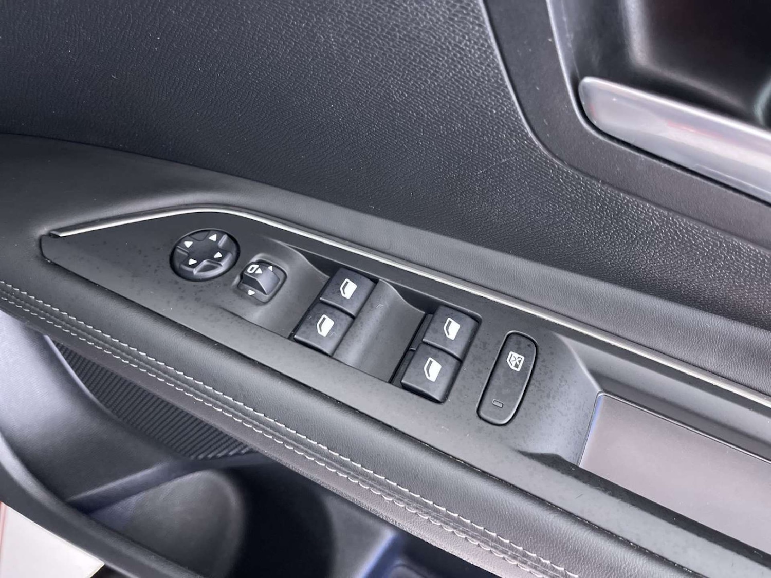 Used Peugeot 3008 2018 for sale - 76830011: Photo 51