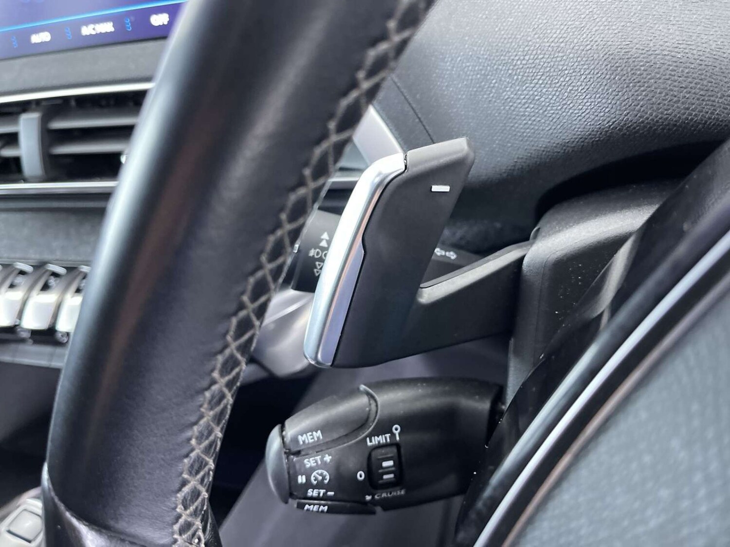 Used Peugeot 3008 2018 for sale - 76830011: Photo 54