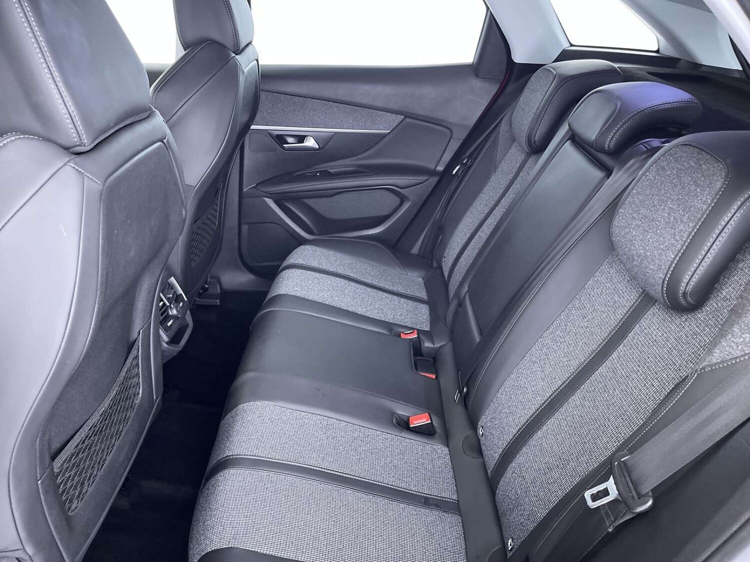 Used Peugeot 3008 2018 for sale - 76830011: Photo 9