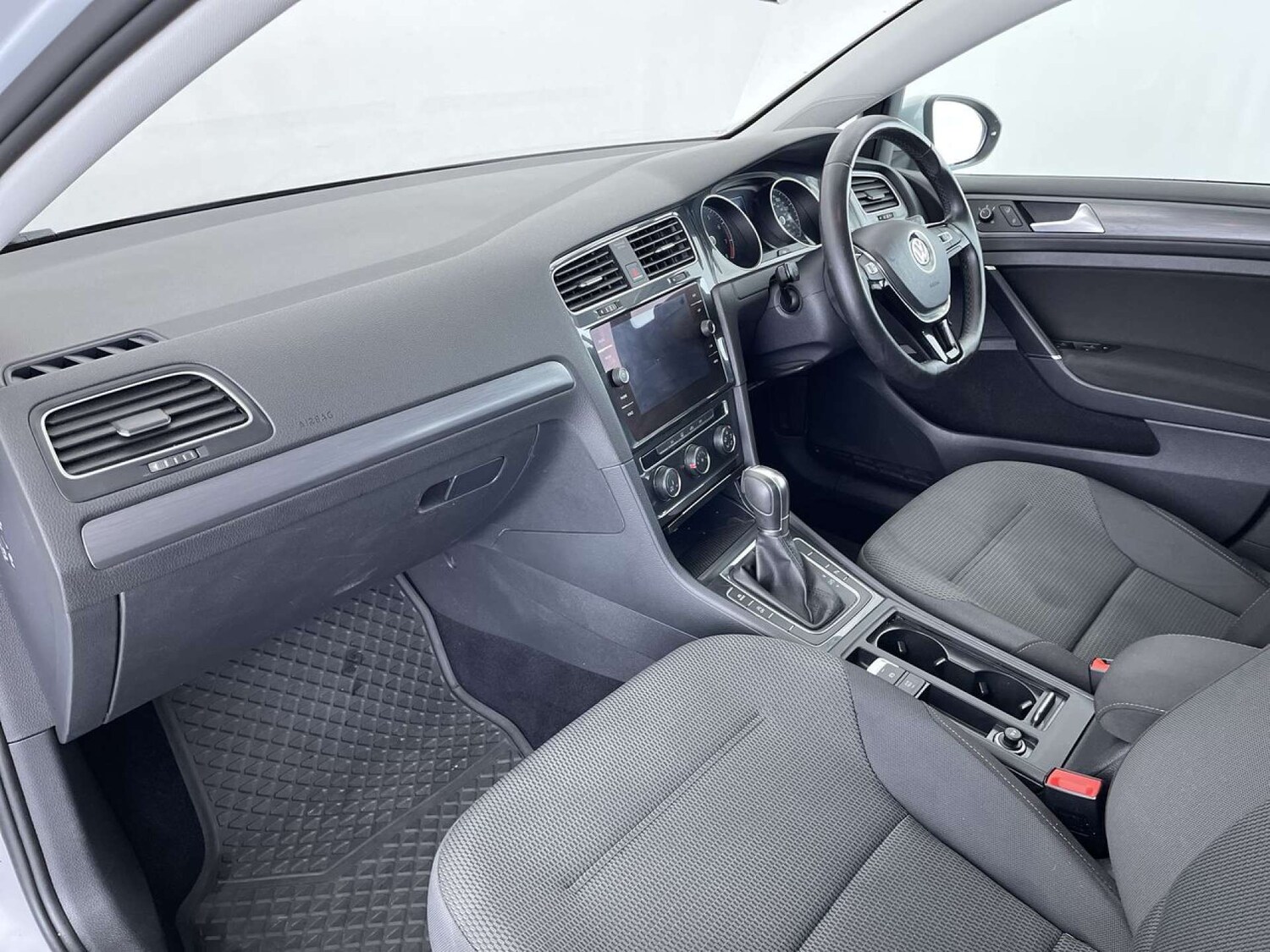 Used Volkswagen Golf 2017 for sale - 76507221: Photo 32