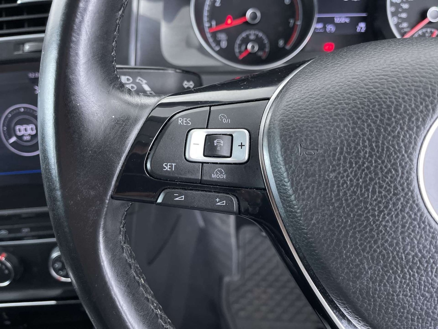 Used Volkswagen Golf 2017 for sale - 76507221: Photo 51