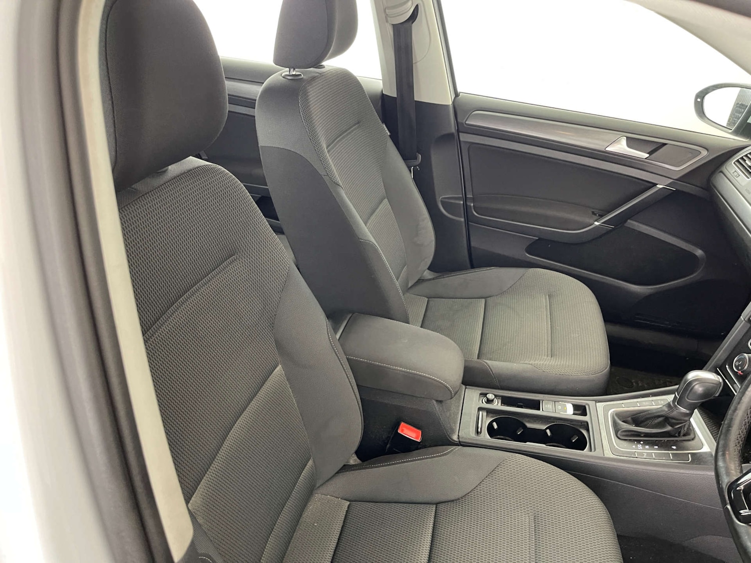 Used Volkswagen Golf 2017 for sale - 76507221: Photo 9