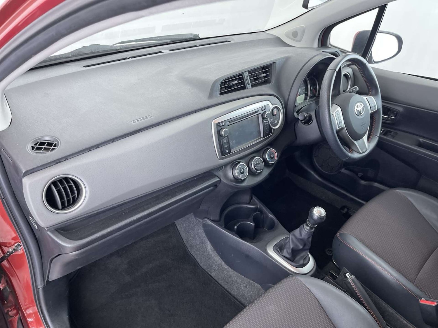 Used Toyota Yaris 2012 for sale - 76100792: Photo 32