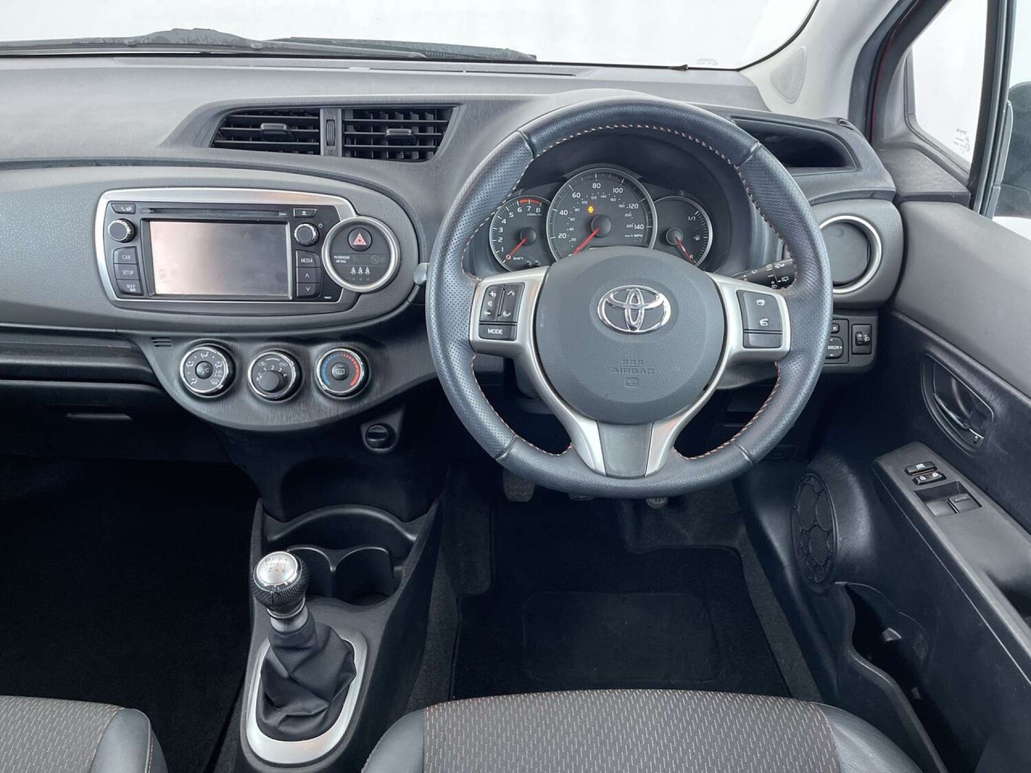 Used Toyota Yaris 2012 for sale - 76100792: Photo 35