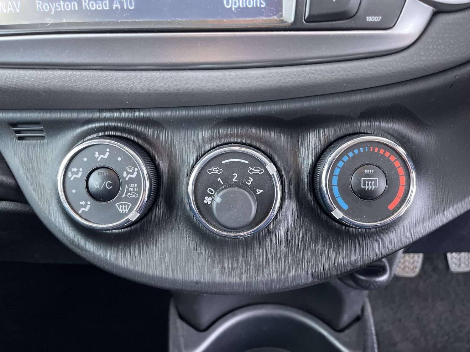 Used Toyota Yaris 2012 for sale - 76100792: Photo 45