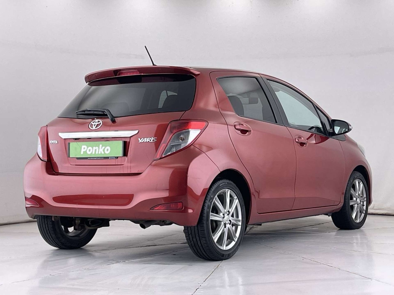 Used Toyota Yaris 2012 for sale - 76100792: Photo 5