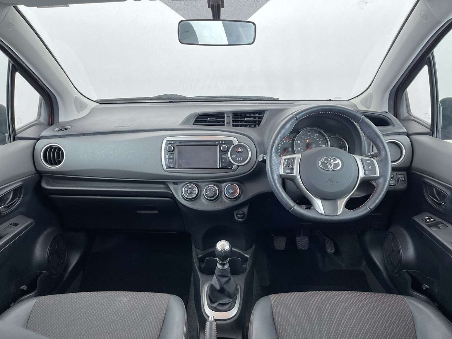 Used Toyota Yaris 2012 for sale - 76100792: Photo 8