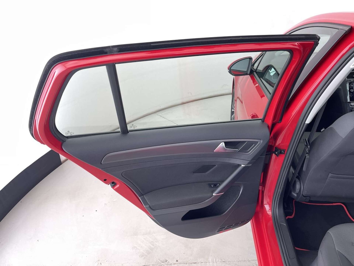 Used Volkswagen Golf 2018 for sale - 76385771: Photo 28