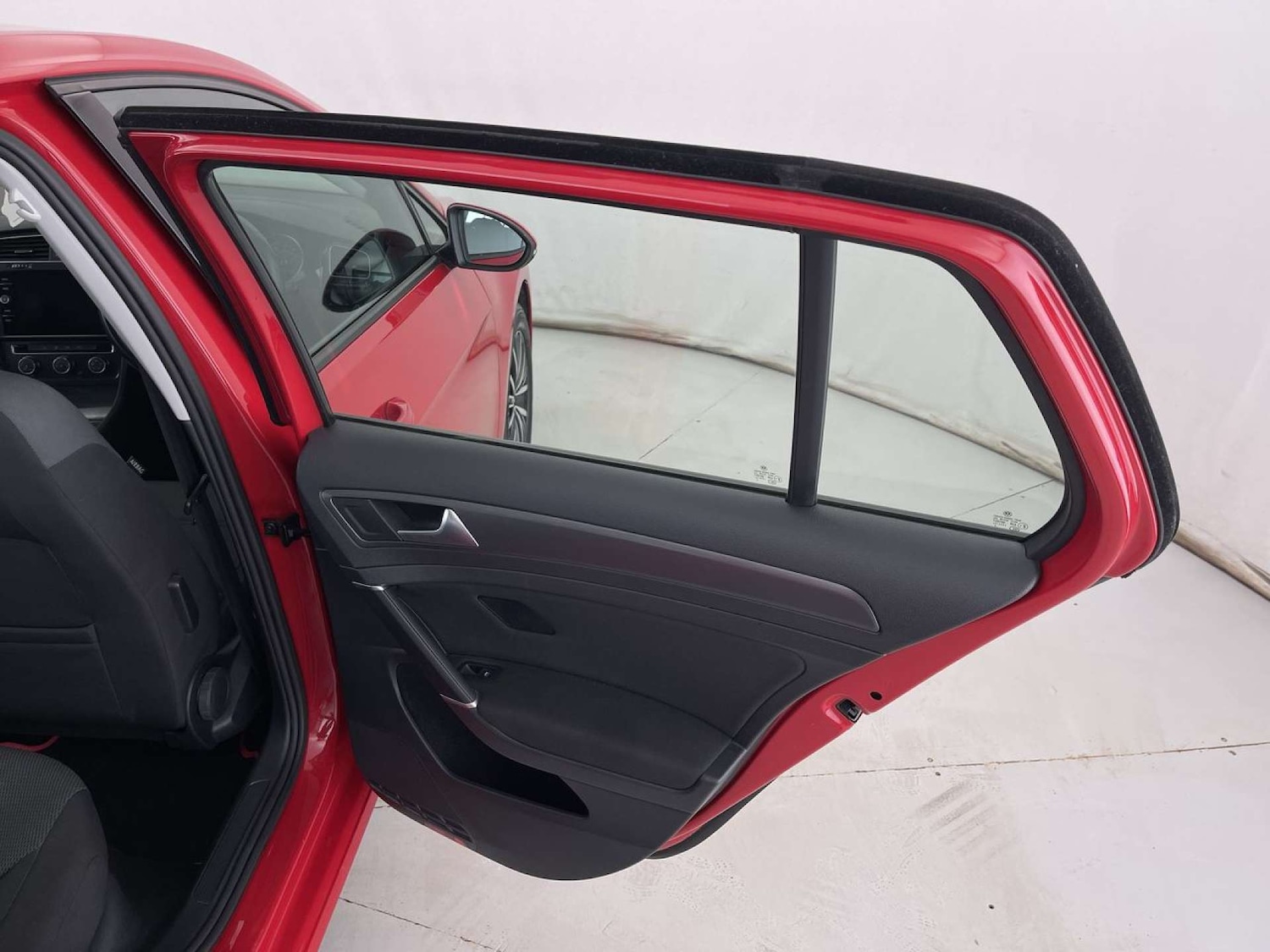 Used Volkswagen Golf 2018 for sale - 76385771: Photo 30