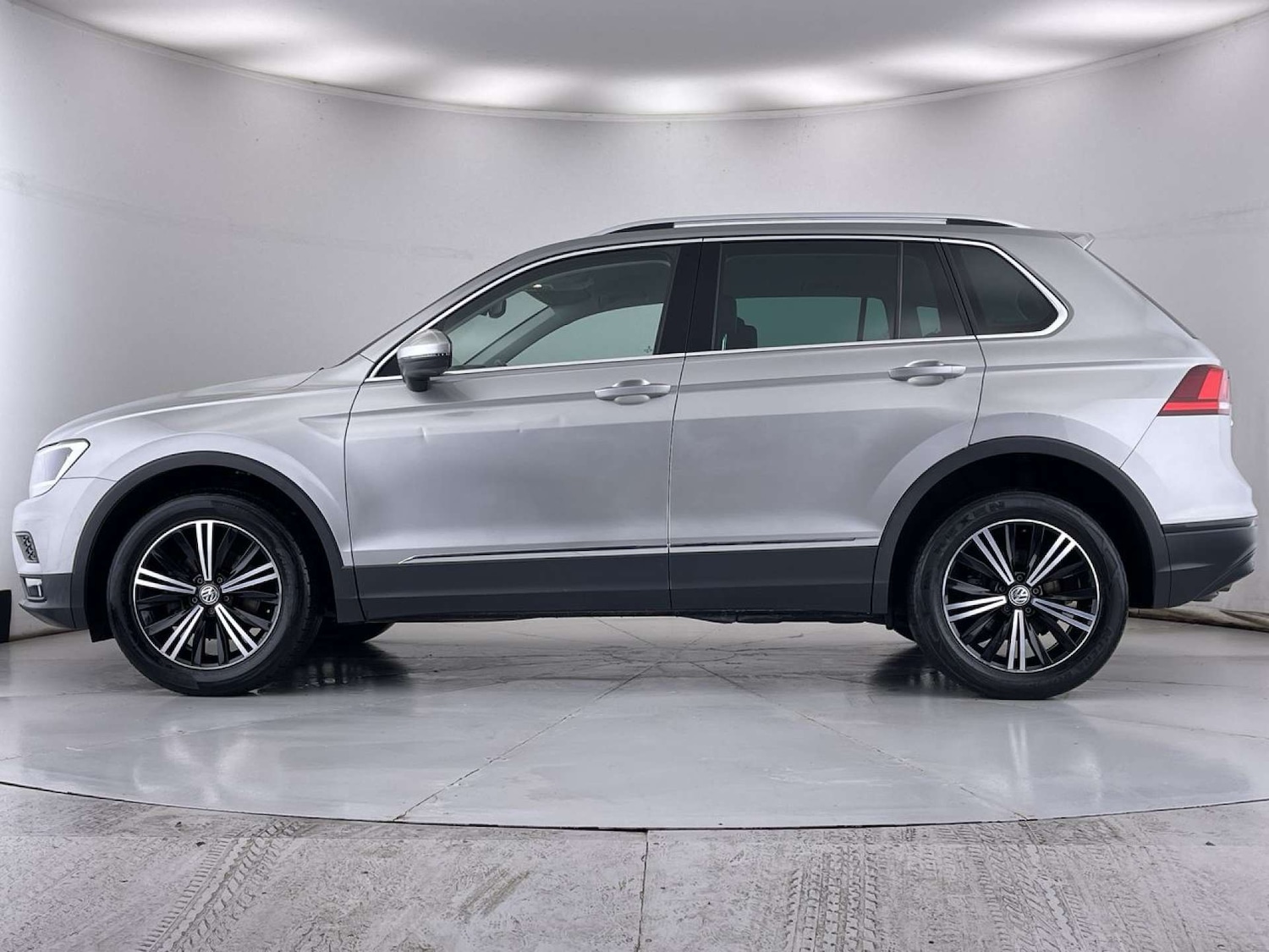 Used Volkswagen Tiguan 2017 for sale - 77187856: Photo 16