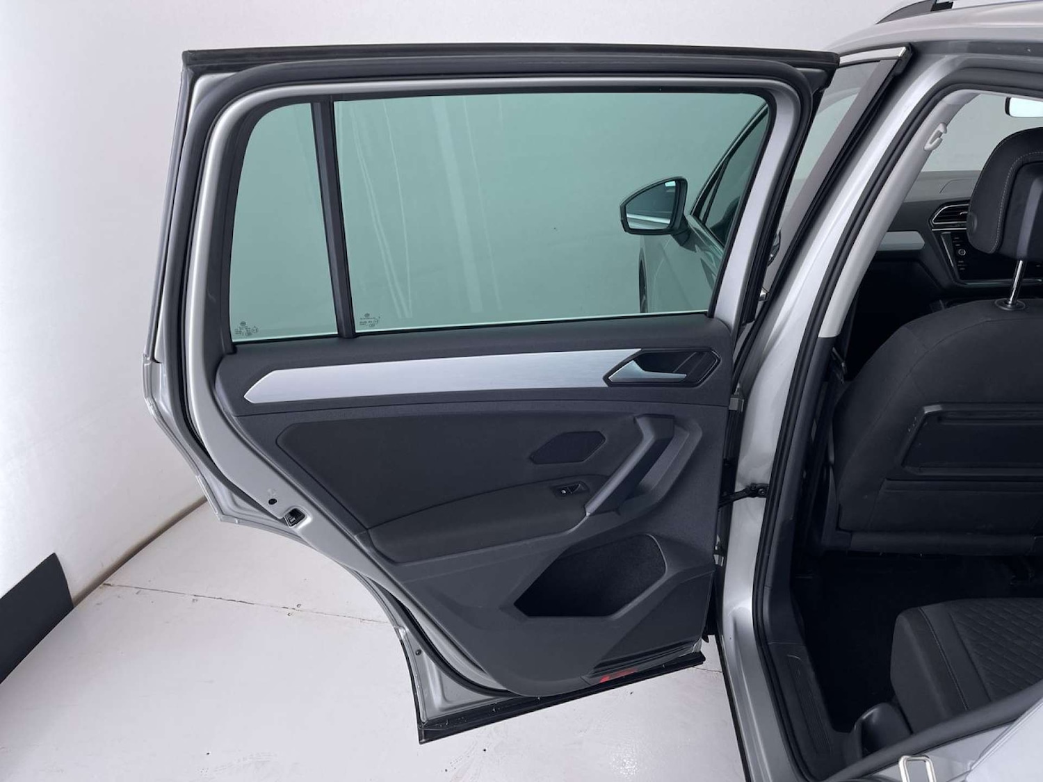 Used Volkswagen Tiguan 2017 for sale - 77187856: Photo 28