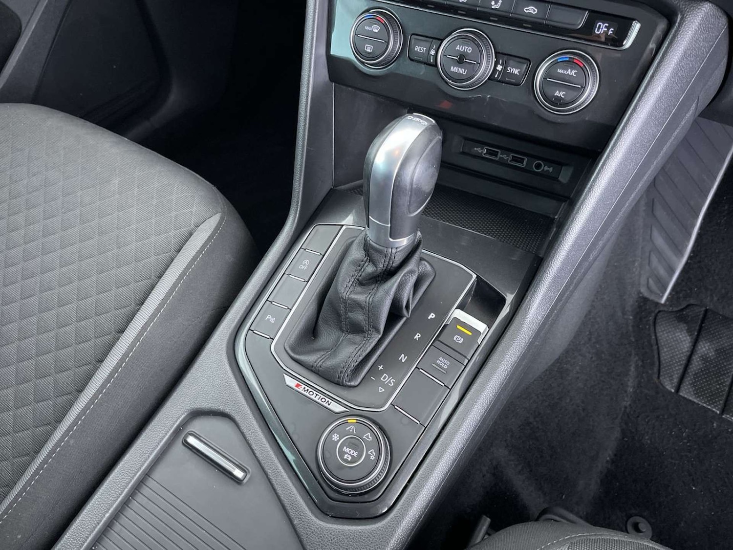 Used Volkswagen Tiguan 2017 for sale - 77187856: Photo 48