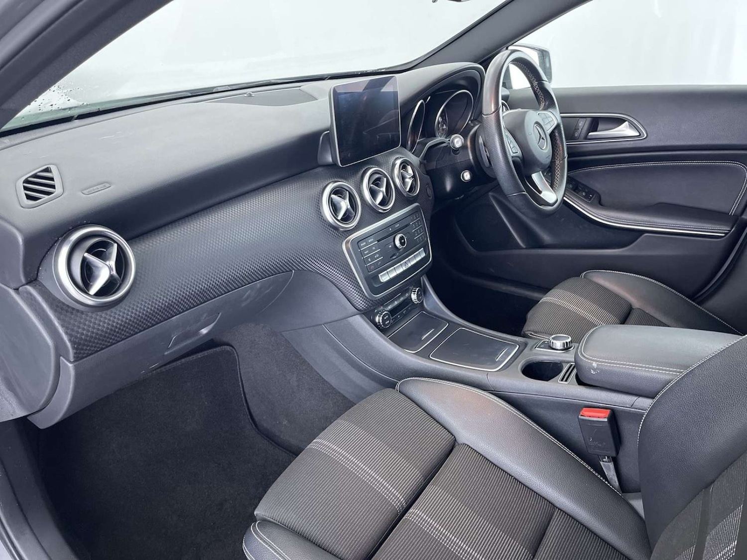 Used Mercedes-Benz A-Class 2018 for sale - 76602150: Photo 32