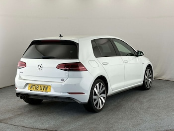 Used Volkswagen Golf 2018 for sale - 78016389: Photo