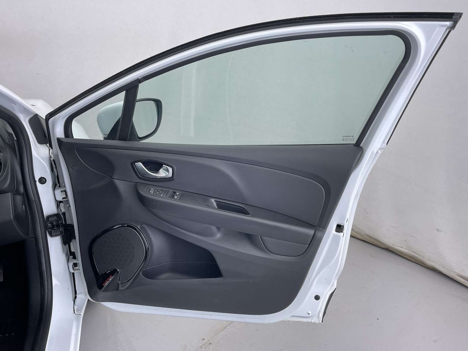 Used Renault Clio 2018 for sale - 77160651: Photo 29