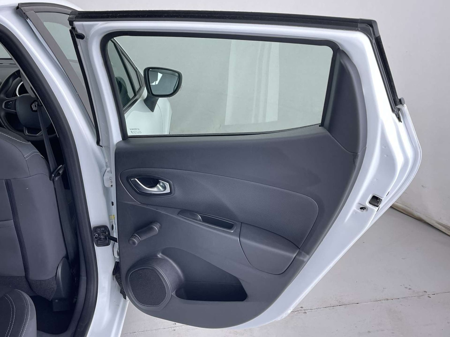 Used Renault Clio 2018 for sale - 77160651: Photo 30