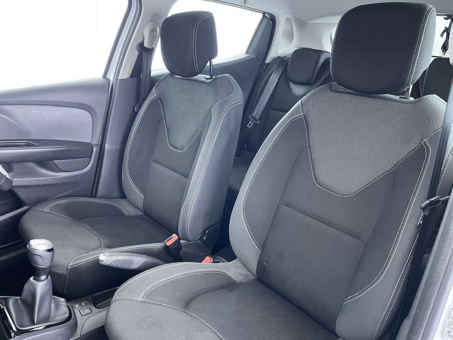 Used Renault Clio 2018 for sale - 77160651: Photo 31