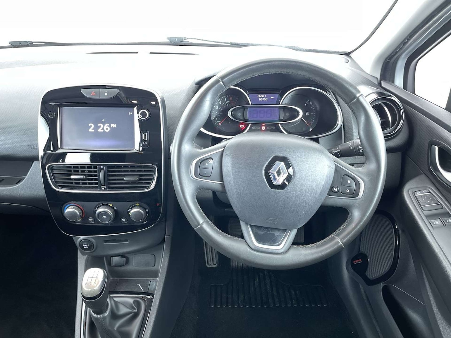 Used Renault Clio 2018 for sale - 77160651: Photo 35