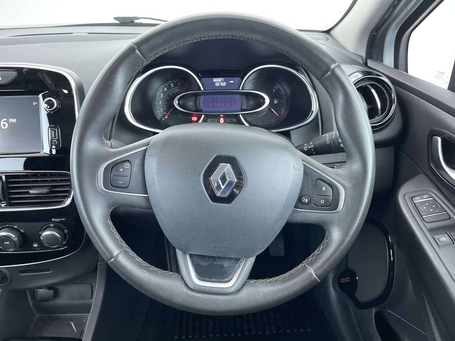 Used Renault Clio 2018 for sale - 77160651: Photo 36