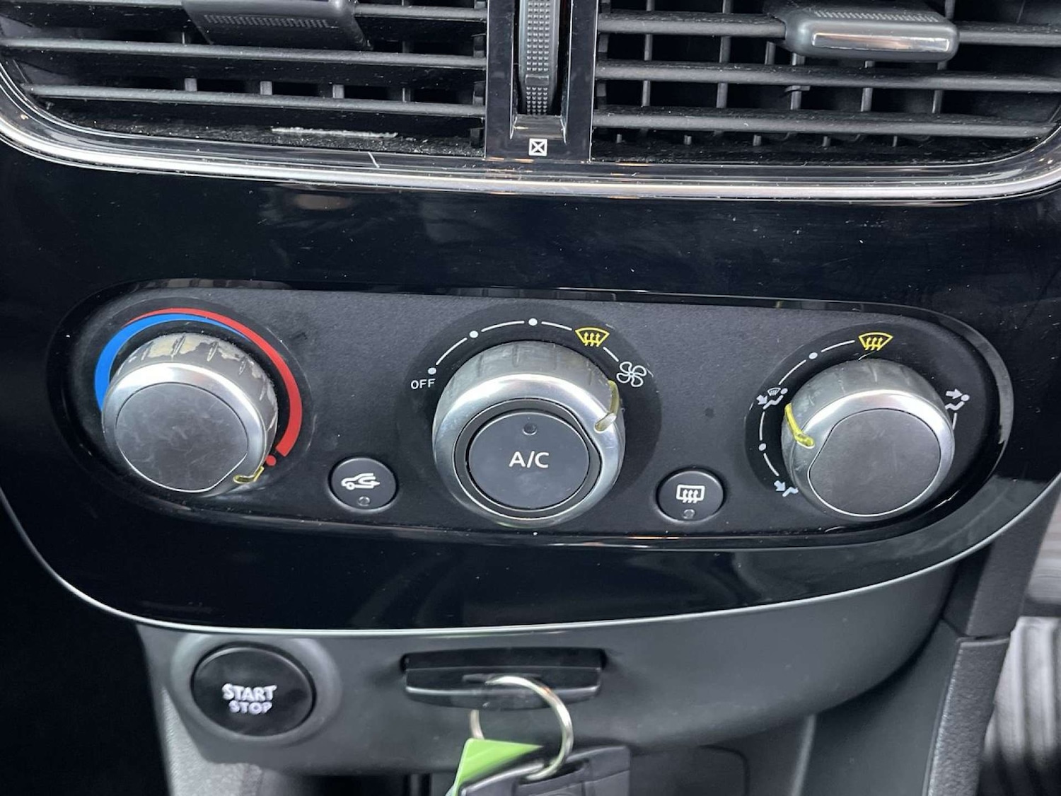 Used Renault Clio 2018 for sale - 77160651: Photo 44