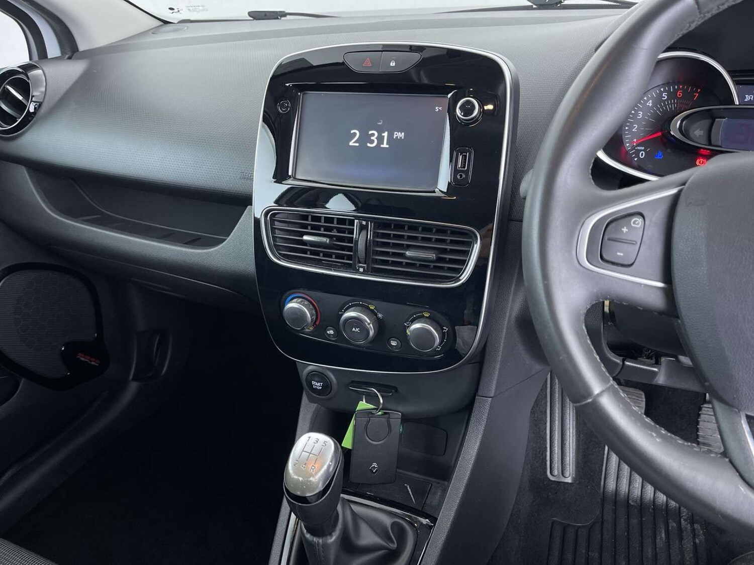 Used Renault Clio 2018 for sale - 77160651: Photo 46