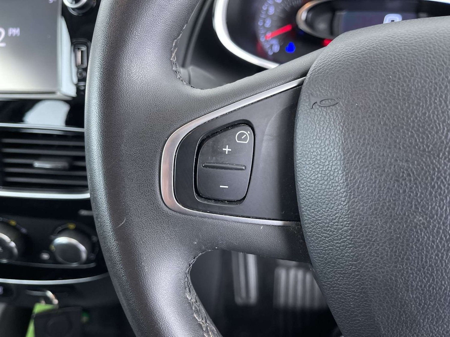 Used Renault Clio 2018 for sale - 77160651: Photo 51