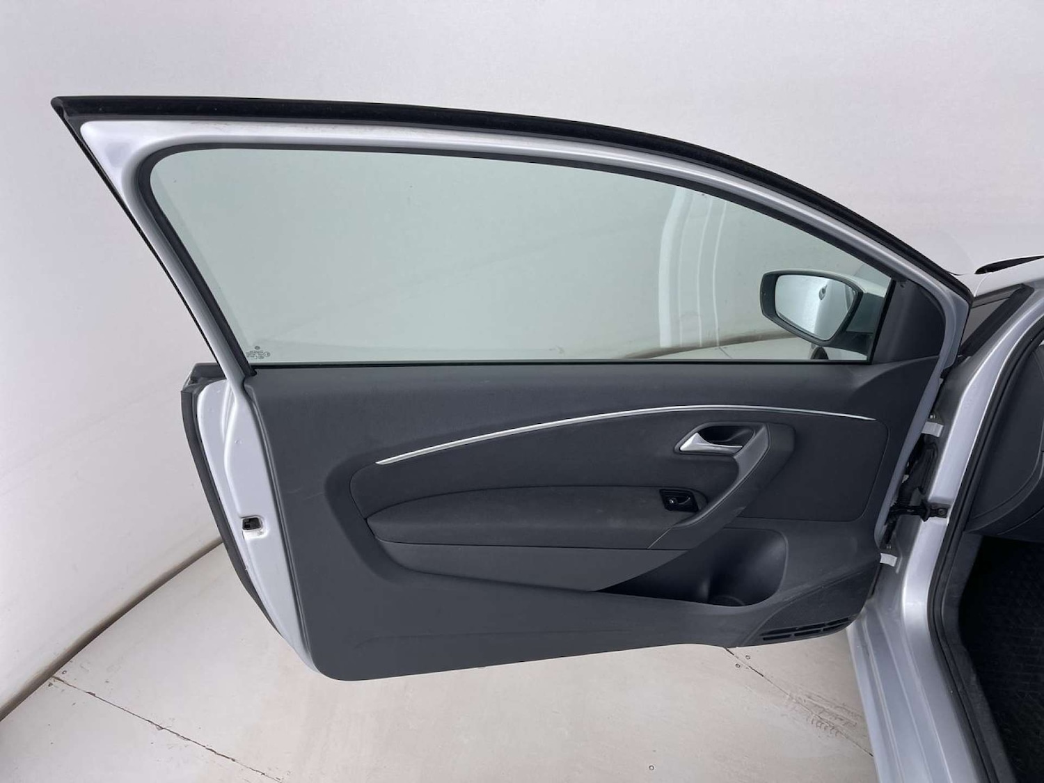 Used Volkswagen Polo 2015 for sale - 76385781: Photo 27