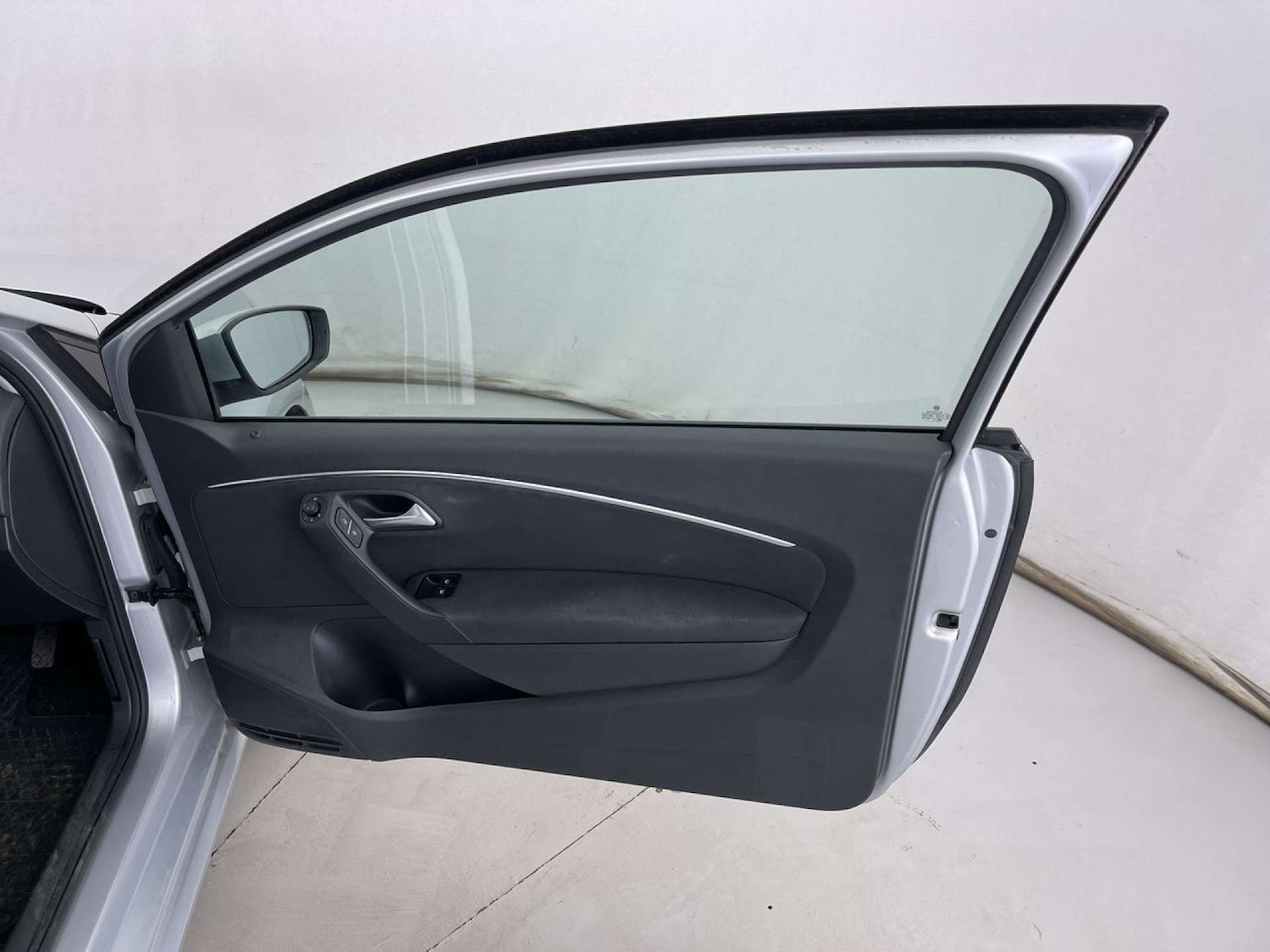 Used Volkswagen Polo 2015 for sale - 76385781: Photo 28