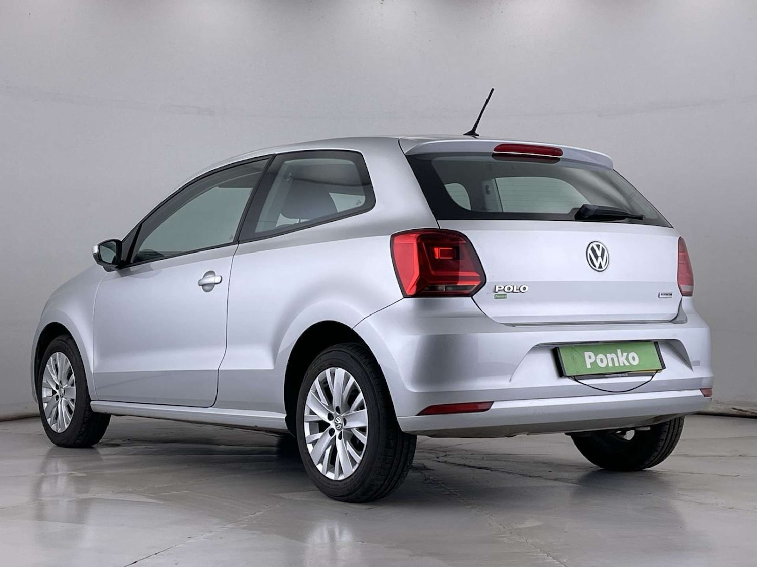 Used Volkswagen Polo 2015 for sale - 76385781: Photo 3