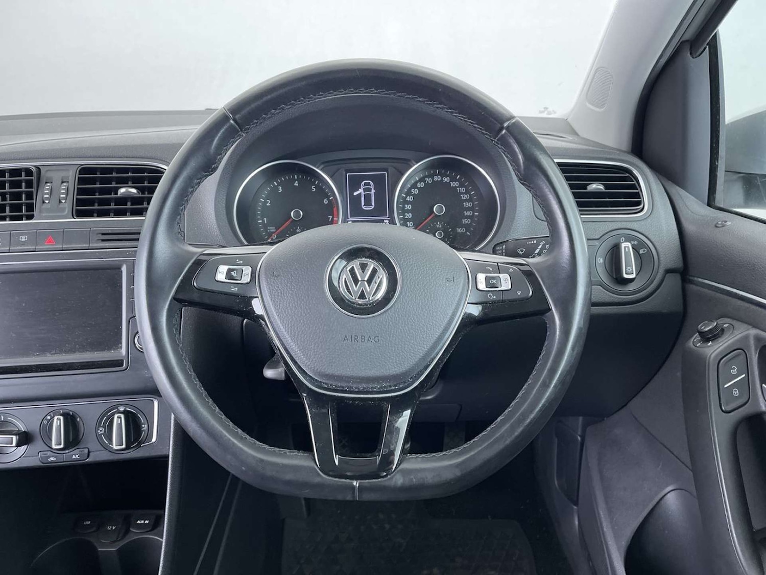 Used Volkswagen Polo 2015 for sale - 76385781: Photo 34