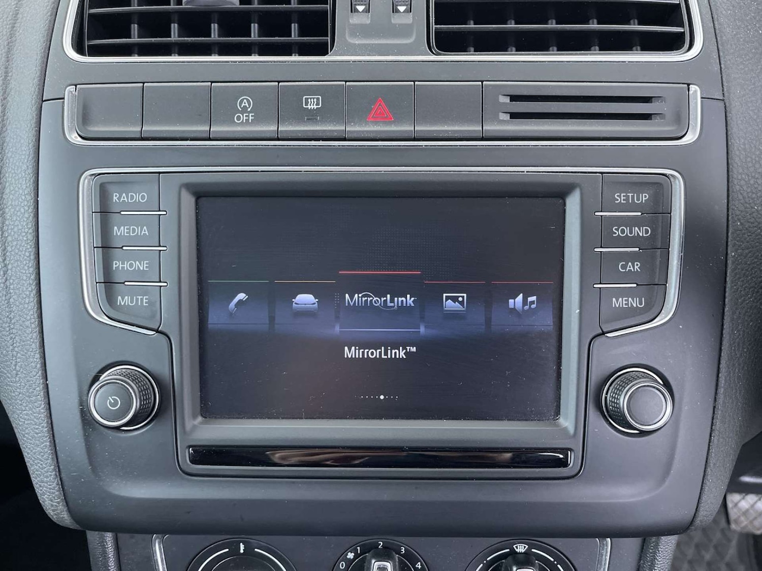 Used Volkswagen Polo 2015 for sale - 76385781: Photo 38