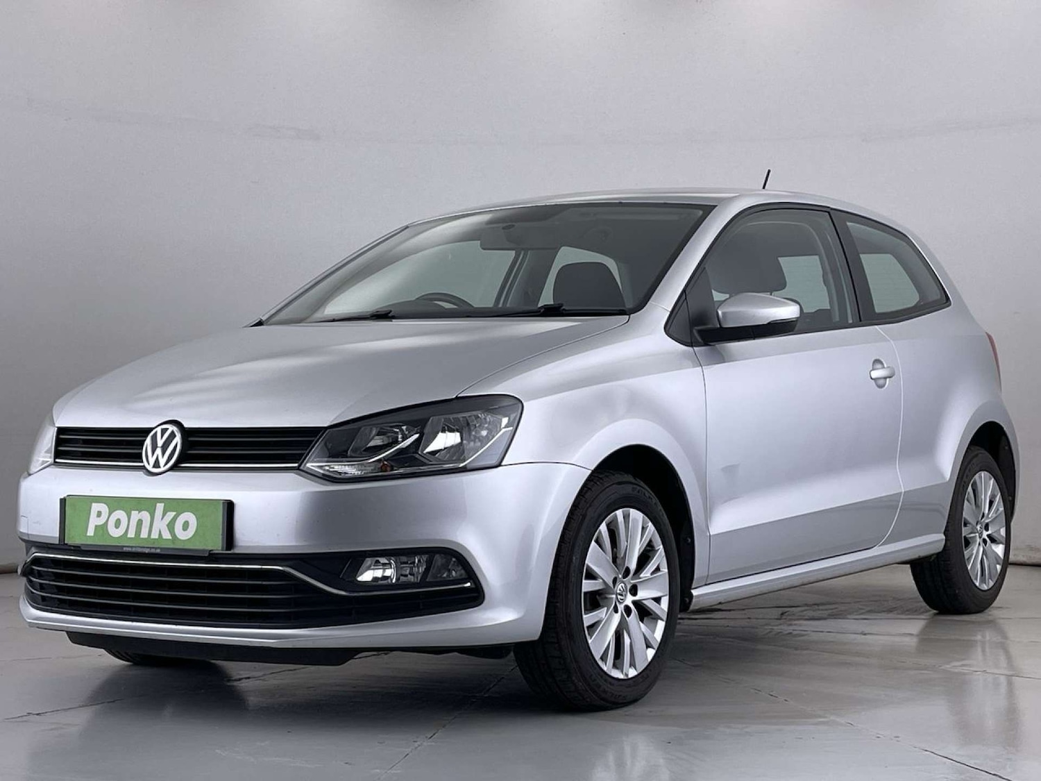 Used Volkswagen Polo 2015 for sale - 76385781: Photo 4