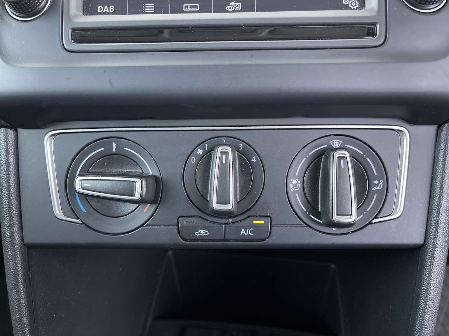 Used Volkswagen Polo 2015 for sale - 76385781: Photo 41