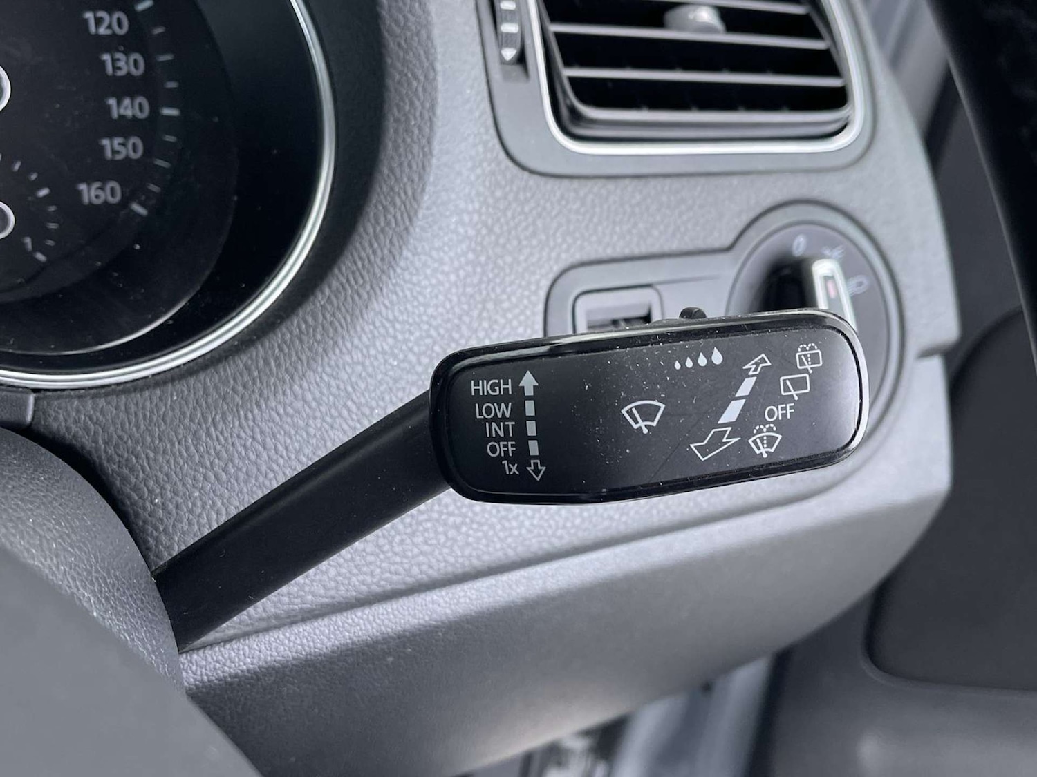 Used Volkswagen Polo 2015 for sale - 76385781: Photo 51