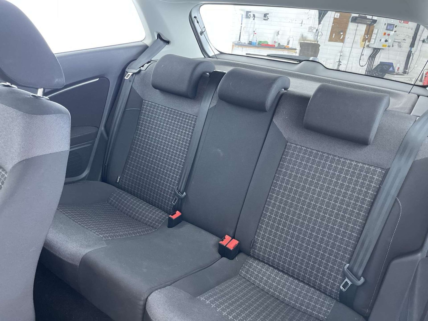 Used Volkswagen Polo 2015 for sale - 76385781: Photo 9