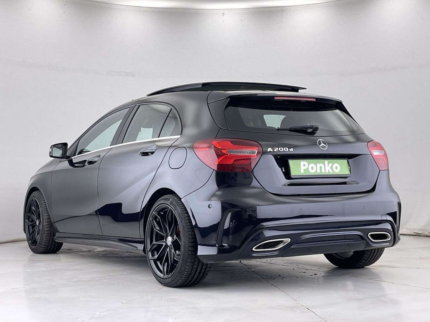 Used Mercedes-Benz A-Class 2017 for sale - 76429324: Photo 3