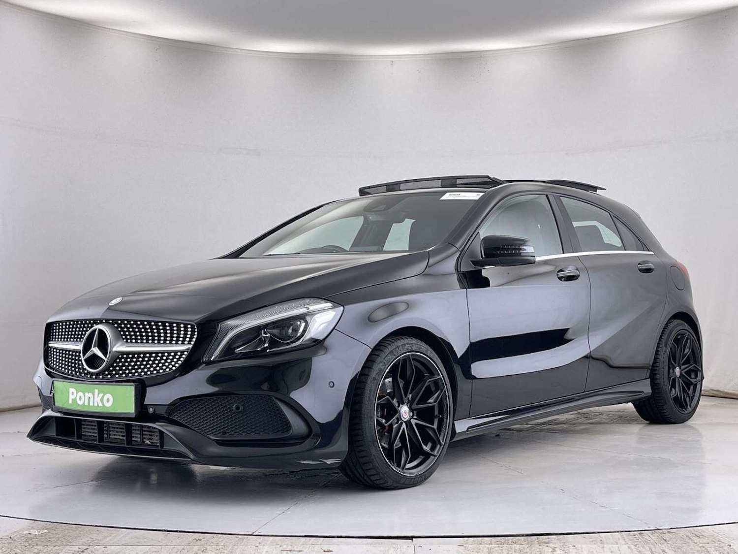 Used Mercedes-Benz A-Class 2017 for sale - 76429324: Photo 4