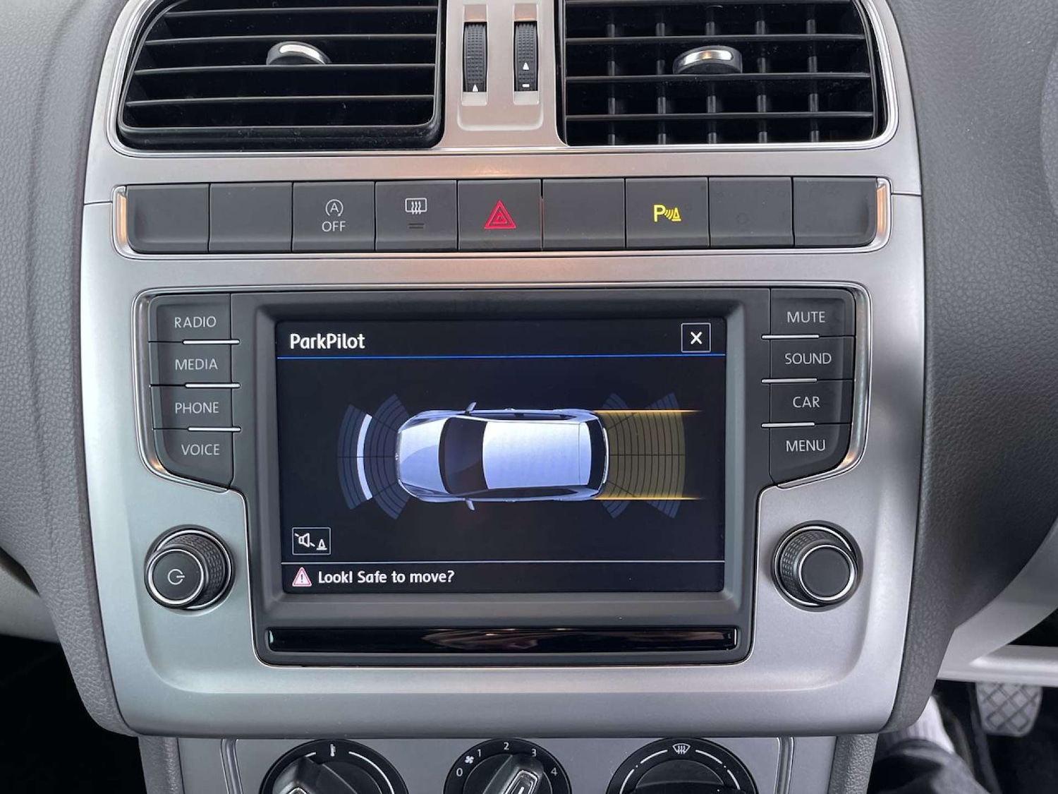 Used Volkswagen Polo 2017 for sale - 77653017: Photo 42