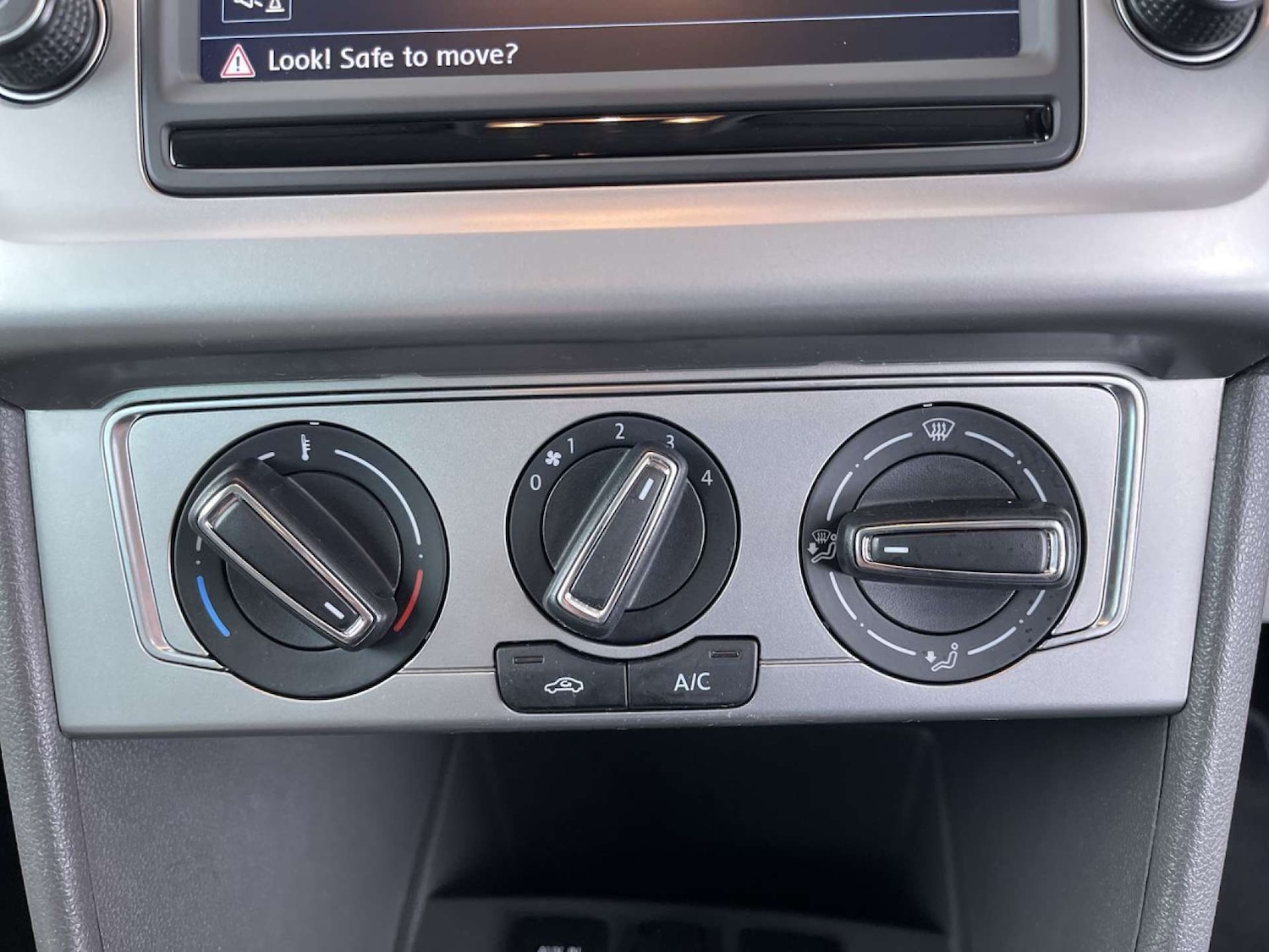 Used Volkswagen Polo 2017 for sale - 77653017: Photo 44