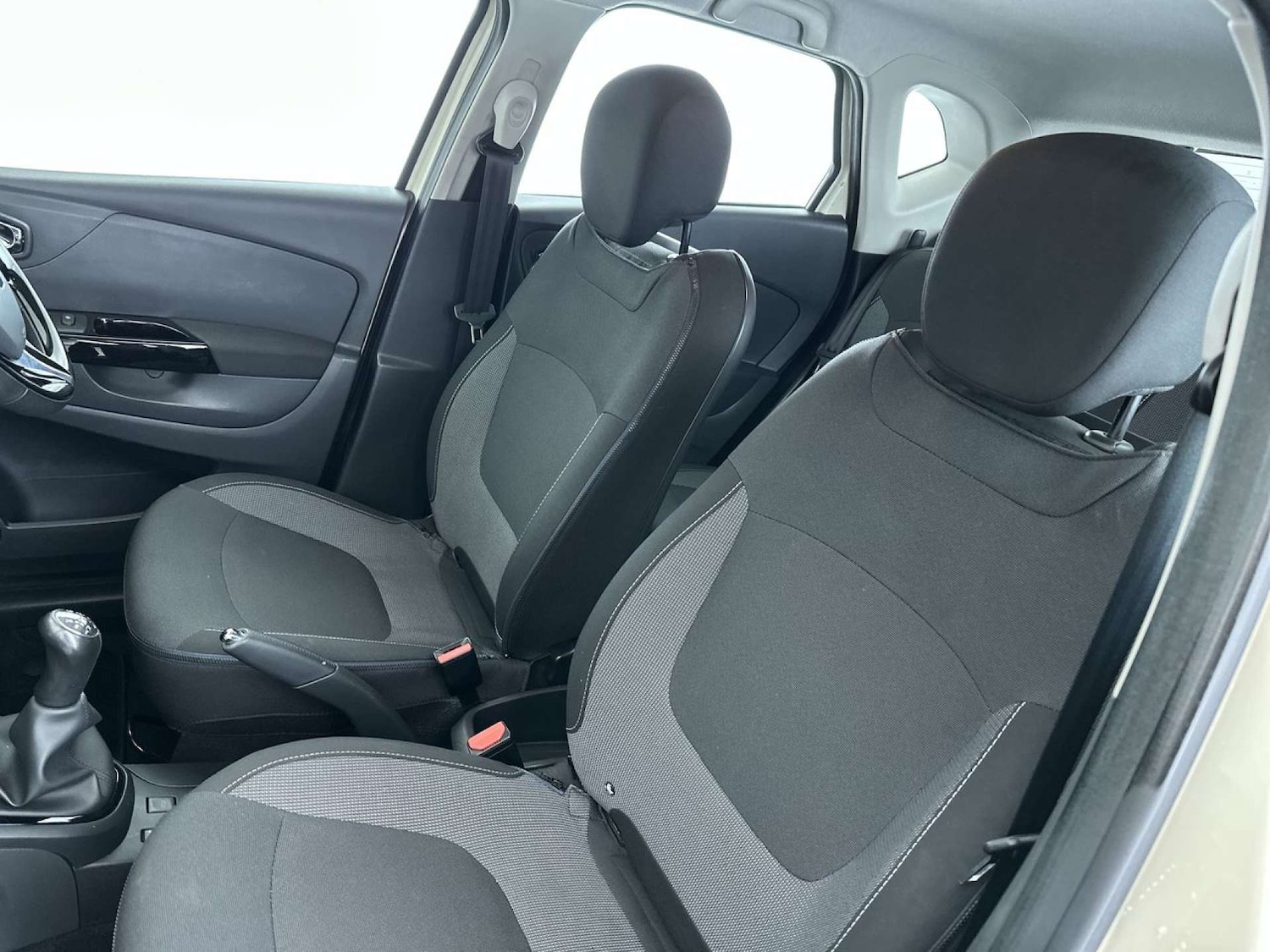 Used Renault Captur 2015 for sale - 77798380: Photo 31