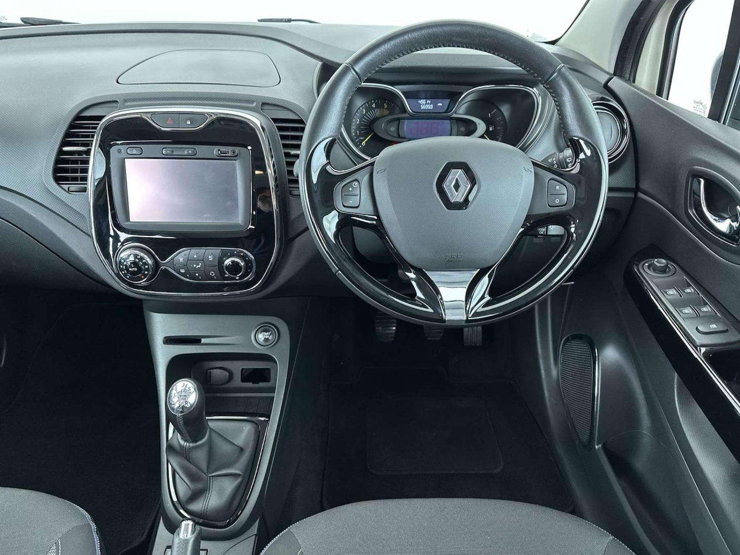 Used Renault Captur 2015 for sale - 77798380: Photo 35